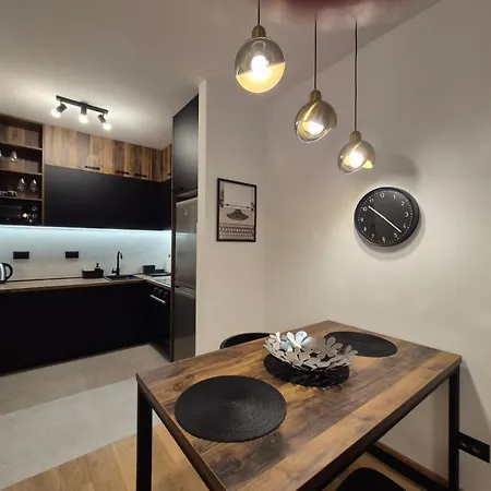 New Modern Lux With Free Garage *